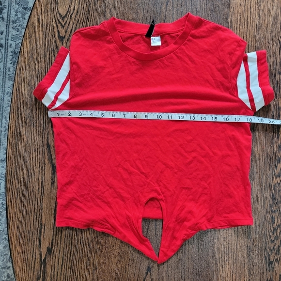 Divided by H&M Red Tie Front Short Sleeve Crop Top Size Women's Small - Picture 4 of 7